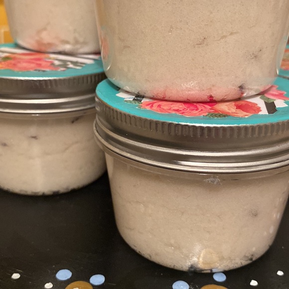 🛍️💥TRY ME Sale!!💥💥🛍️🫶🏼 Homemade fresh Lavender Face Scrub… - Picture 8 of 10
